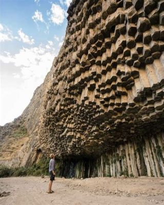  Relíquia de Java Uma Sinfonia em Pedra com Contornos Misteriosos!