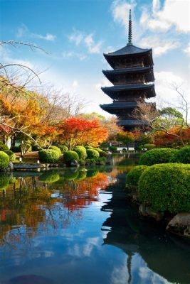 Tōji Temple Pagoda! A Symphony of Curves and Serenity Embodied in Wood